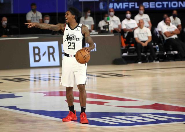 他以出色的 他以出色的