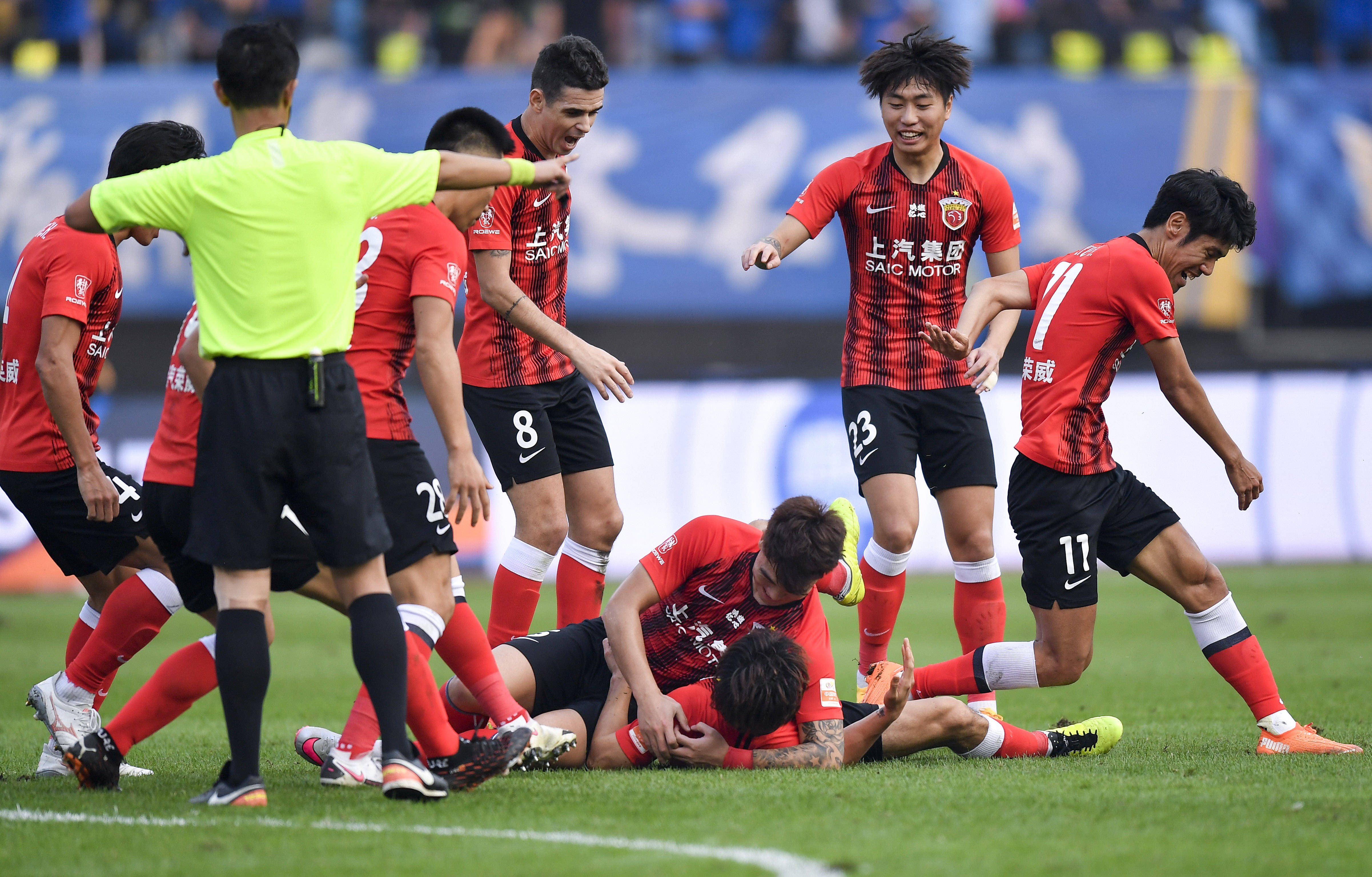 是巨大的 是巨大的